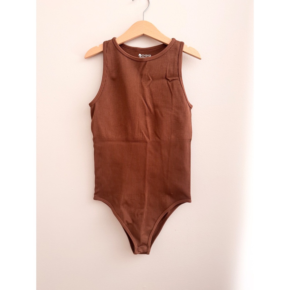 OQQ Womens‎ Ribbed Knit Sleeveless Bodysuit Brown Crew Neck Snap Closure Small